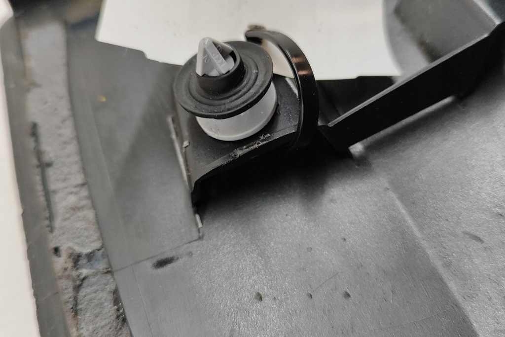 фото №7, Vw id.5 e39 задние левая дверь нижняя молдинг 11a854949c электрика 220kw 20