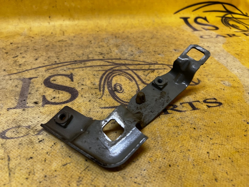 фото №3, Кронштейн кронштейн крила перед правий renault megane iv