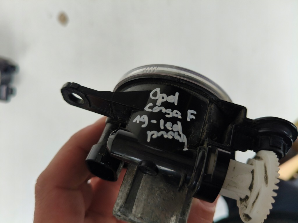 фото №3, Противотуманная фара правый opel corsa f 19- led