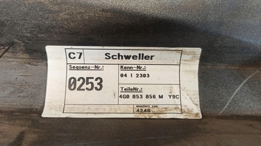 Audi a6 c7 порог накладка  порог правая ly9c 4g0853856m Недорого