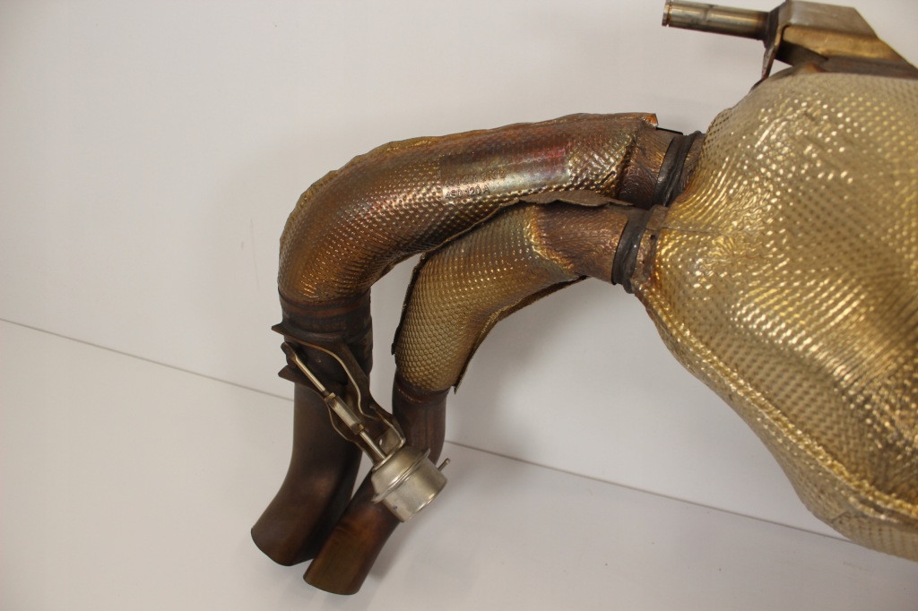 фото №2, Гаситель выхлоп audi r8 4s 4s0251609b состояние idealny