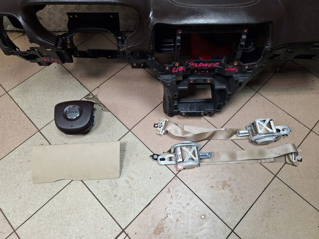 Приборная панель панель  подушка безопасности jeep grand cherokee wk2 рестайлинг  13- с Разборки