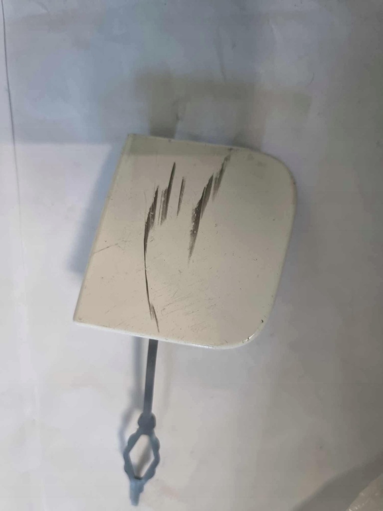 фото №2, Opel grandland x - заглушка фаркоп бампера перед