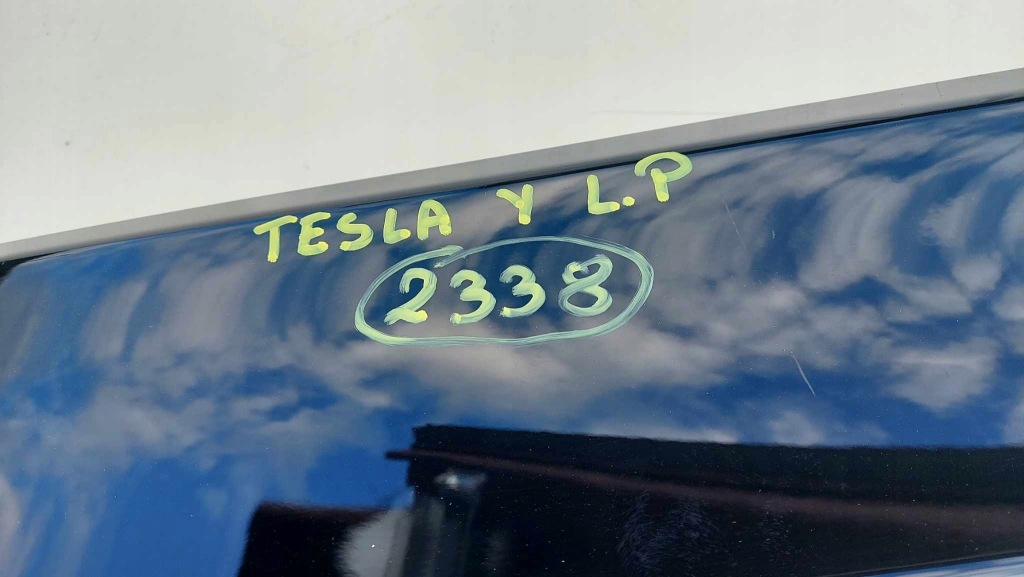 Tesla model y крило ліве перед передній 2338 Доставка