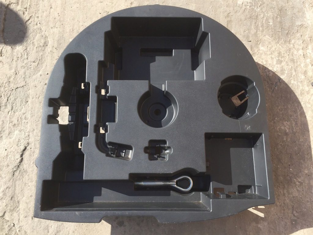 фото №1, Nissan pulsar вкладыш багажника колеса ушко hak