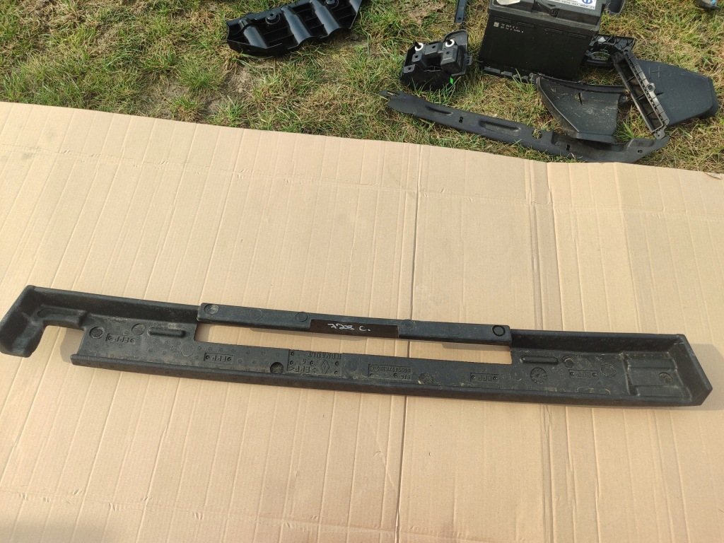 фото №1, Clio v абсорбер бампера задняя 850949783r