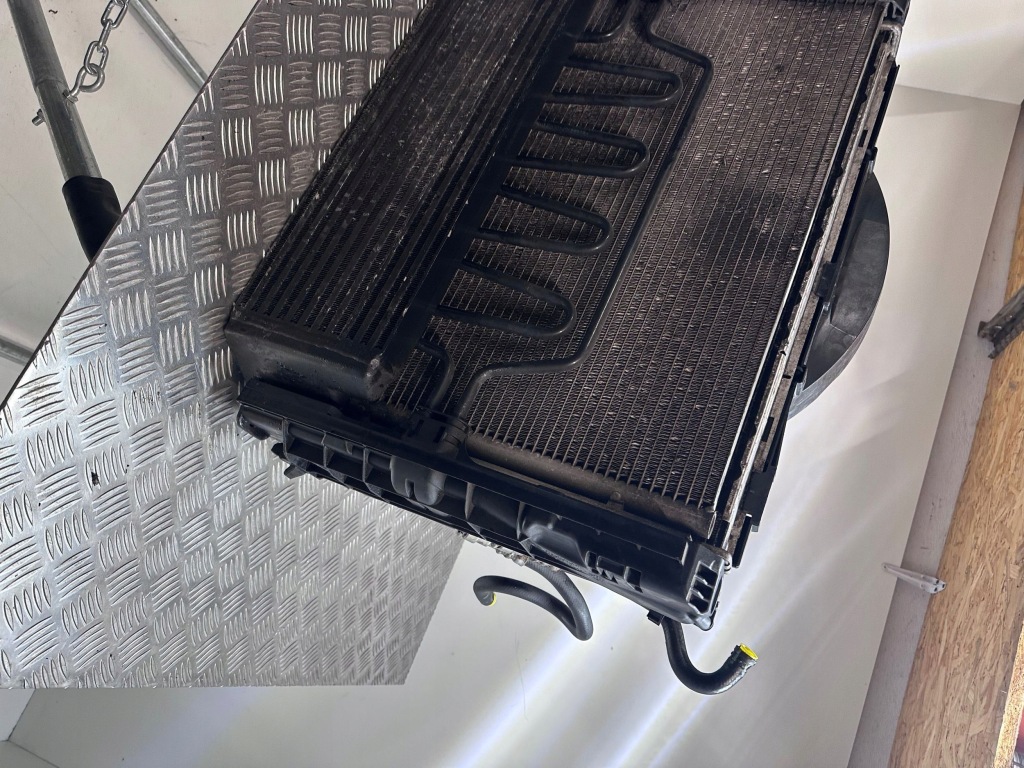 Комплект радіатор вентилятор m57 335d bmw e90 e91 e92 e93 Доставка