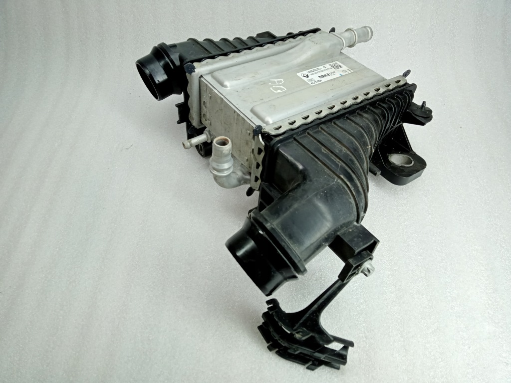 Mercedes a w177 19r 1.5d інтеркулер 144967867r оригінал в Україні