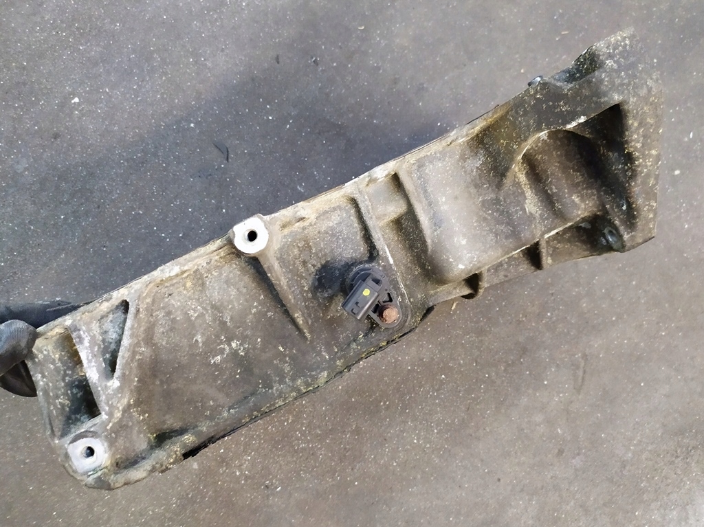 Поддон масляная 111237780r renault mnissan 1.6dci r9m Цена