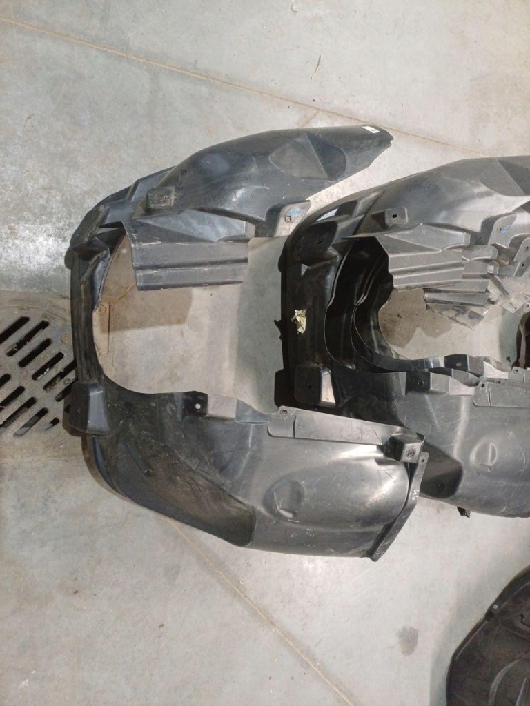 Купити Підкрилок правий перед jeep commander 2 68520106aa 53499535