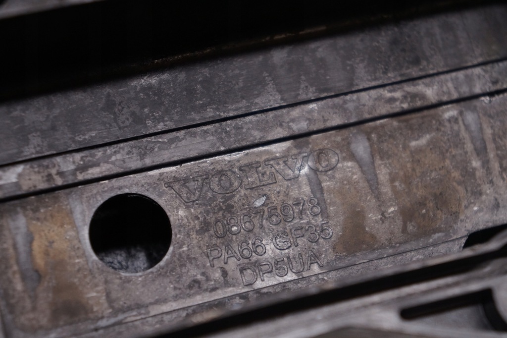 фото №6, Volvo xc90 i s60 i v70 ii d5244t крышка клапанов 08675978 30743258-007