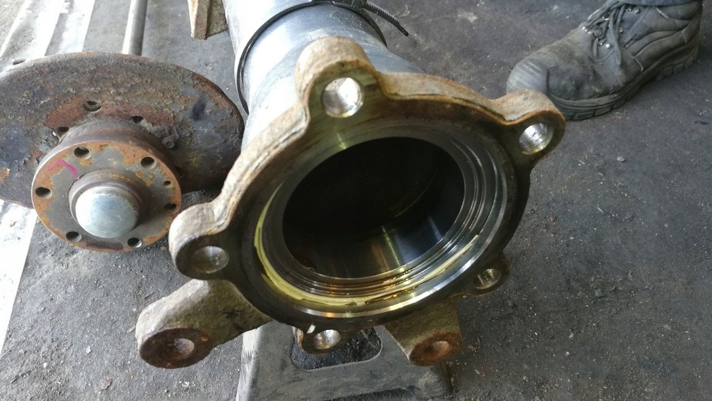 фото №8, Корпус мост балка моста iveco daily 35s 2011