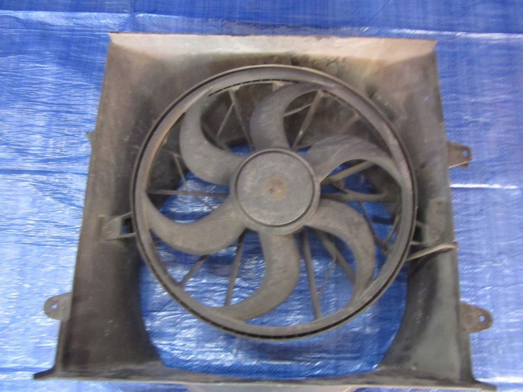 фото №1, Grand cherokee wj 4.7i 2002 вентилятор радіатора корпус kpl