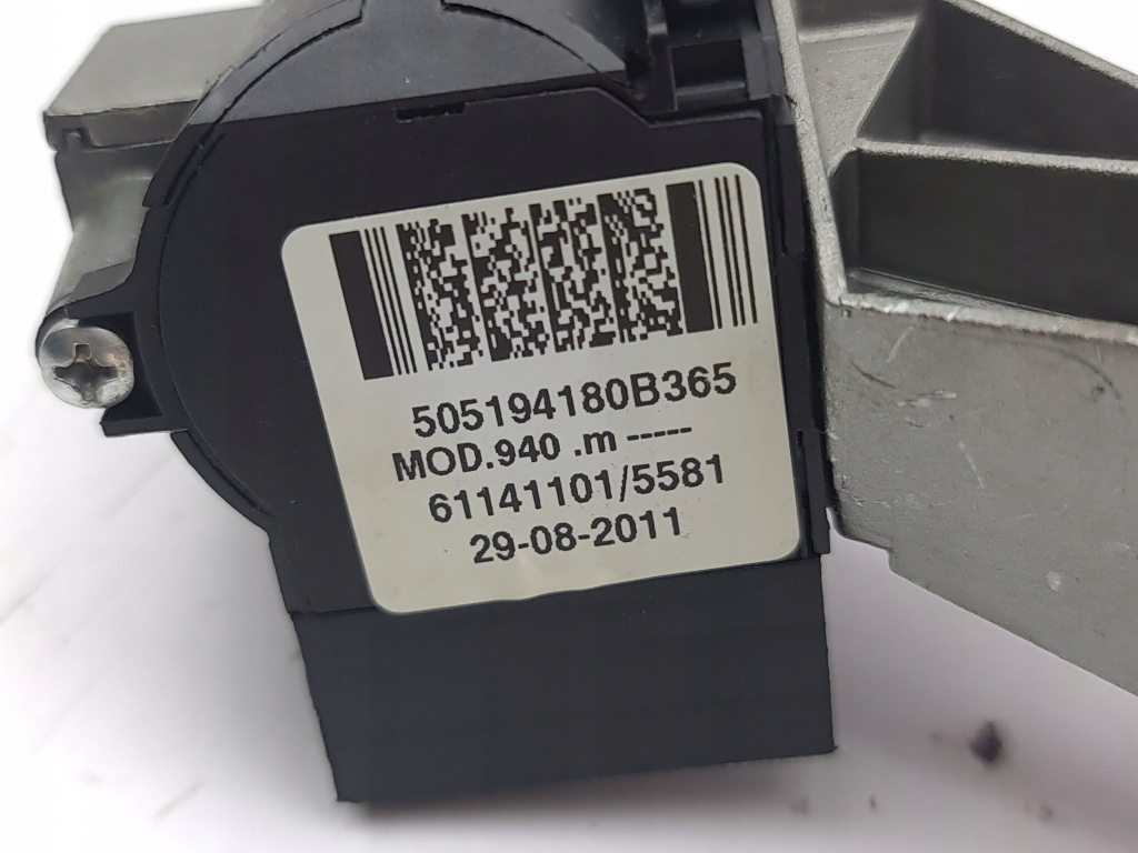 Alfa romeo giulietta замок зажигания 2011 505194180b365 в Украине