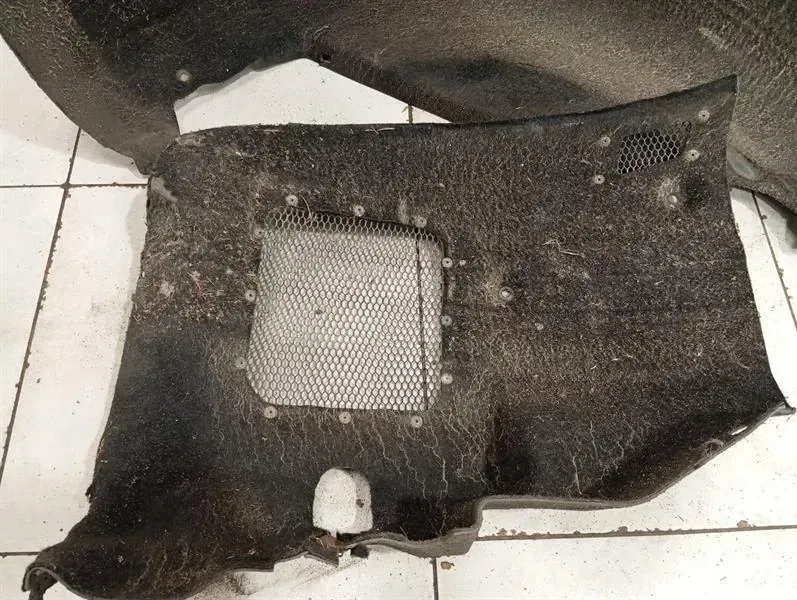 Ferrari ff f151 підкрилок задні праве пластиковий 84055400 захист руху колеса t Київ