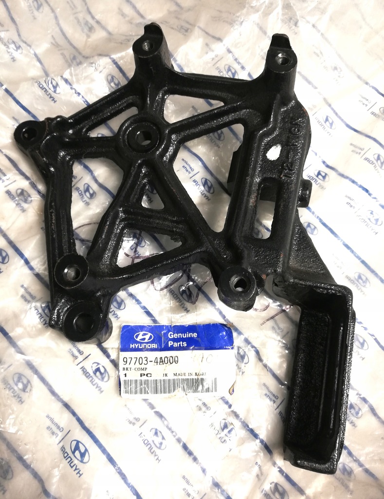 фото №1, Кронштейн компрессора hyundai starex 97 977034a000 oe!