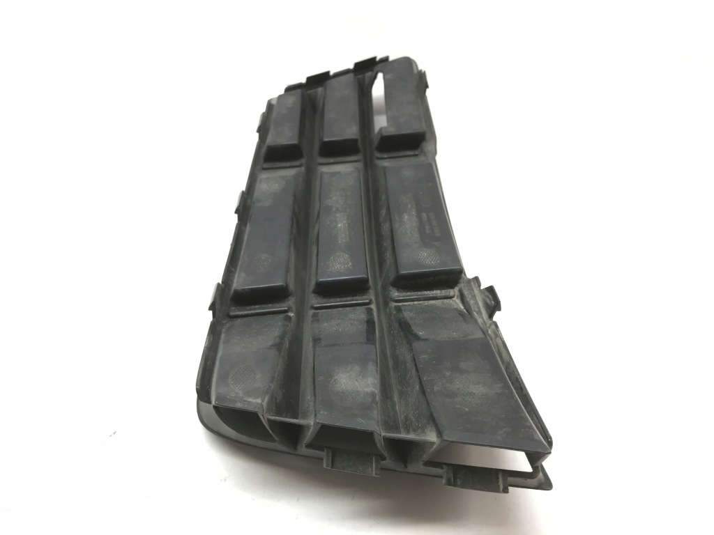 Audi a4 b9 8w0 решётка левая бампера передний перед 8w0807681b Цена
