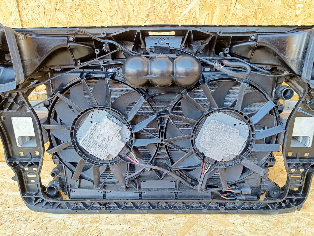 фото №13, Audi a8 4h s8 d4 lift 4.0 tfsi pas передний усилитель передний радиатор