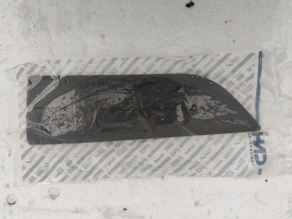 фото №1, Молдинг поперечина передний iveco daily