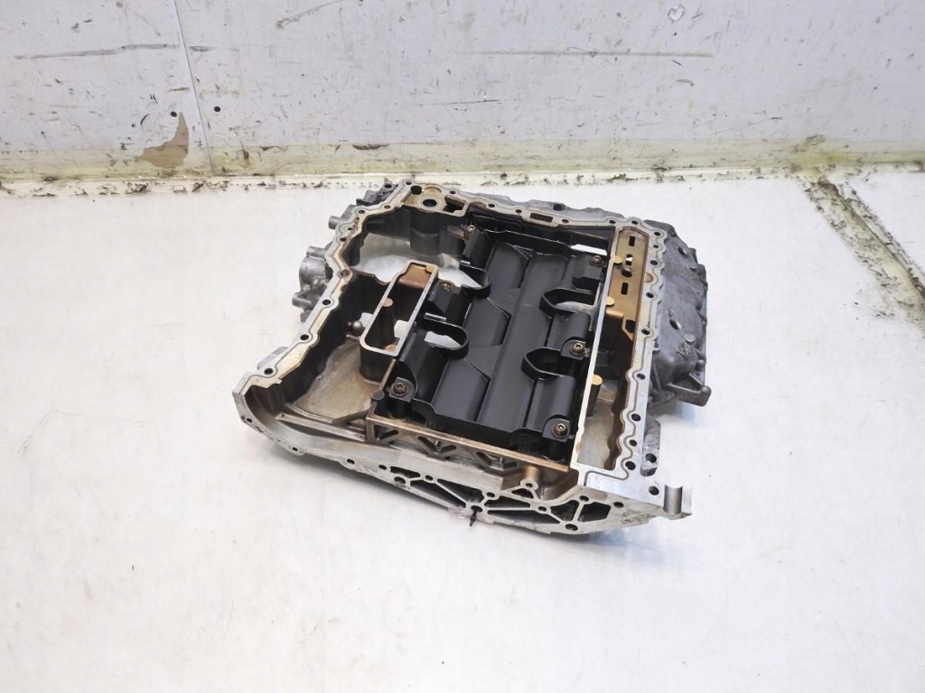 Основание картера масляный audi a6 c6 3.2 fsi 06e103603c с Разборки