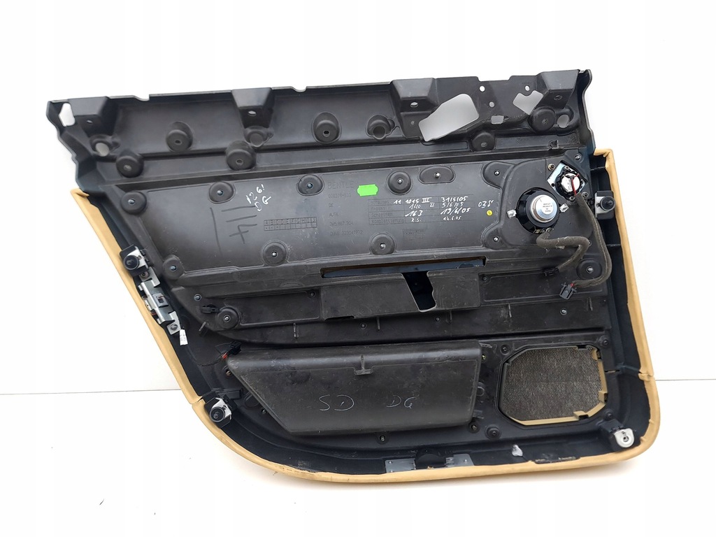 фото №12, Bentley flying spur 2006 обшивка дверь задних