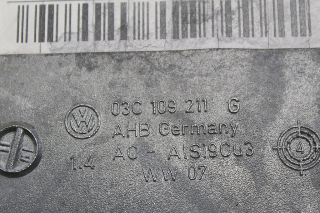 фото №9, Корпус распределительного вала touran 1,6 fsi blf 03c109211g