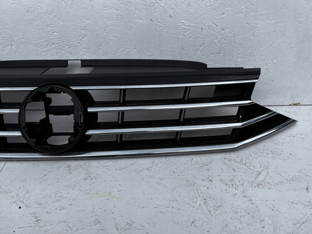 Vw passat b8 r line рестайлинг  3g0 решётка радиатора решётка  3g0853651cb оригинал с Разборки