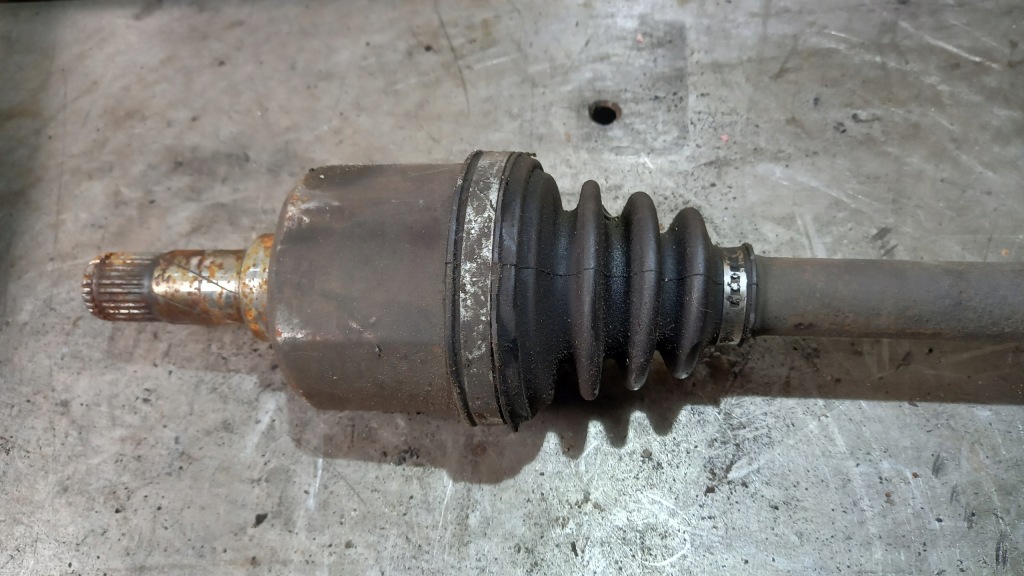 фото №3, Привідний вал ліва volvo c30 s40 ii v50 2.0 hdi