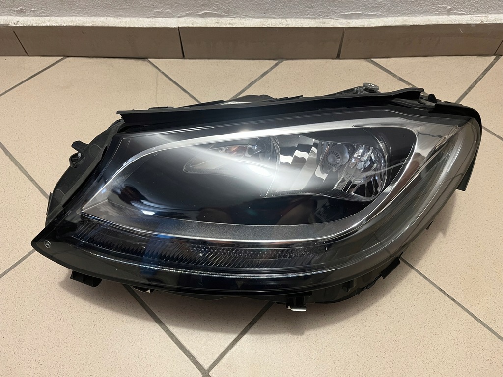 фото №1, Mercedes c klasa w205 a205 лампа передняя перед левая