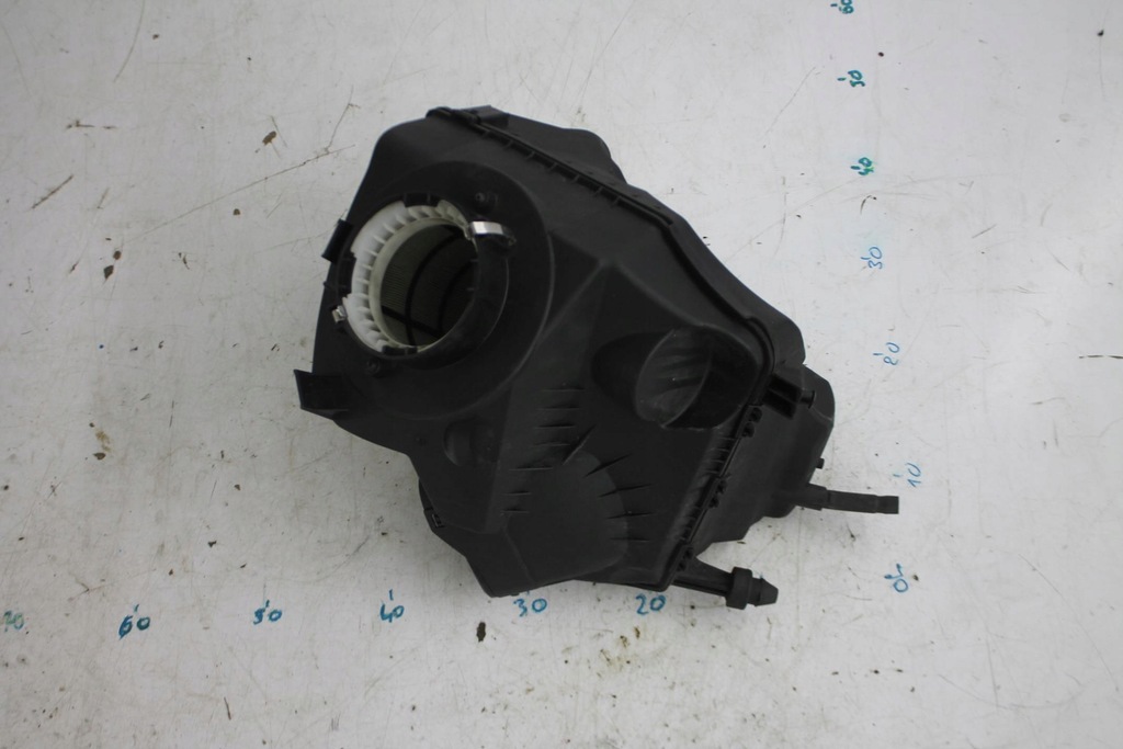 фото №1, Audi оригінальний номер 4f0133837h корпус фільтра повітря