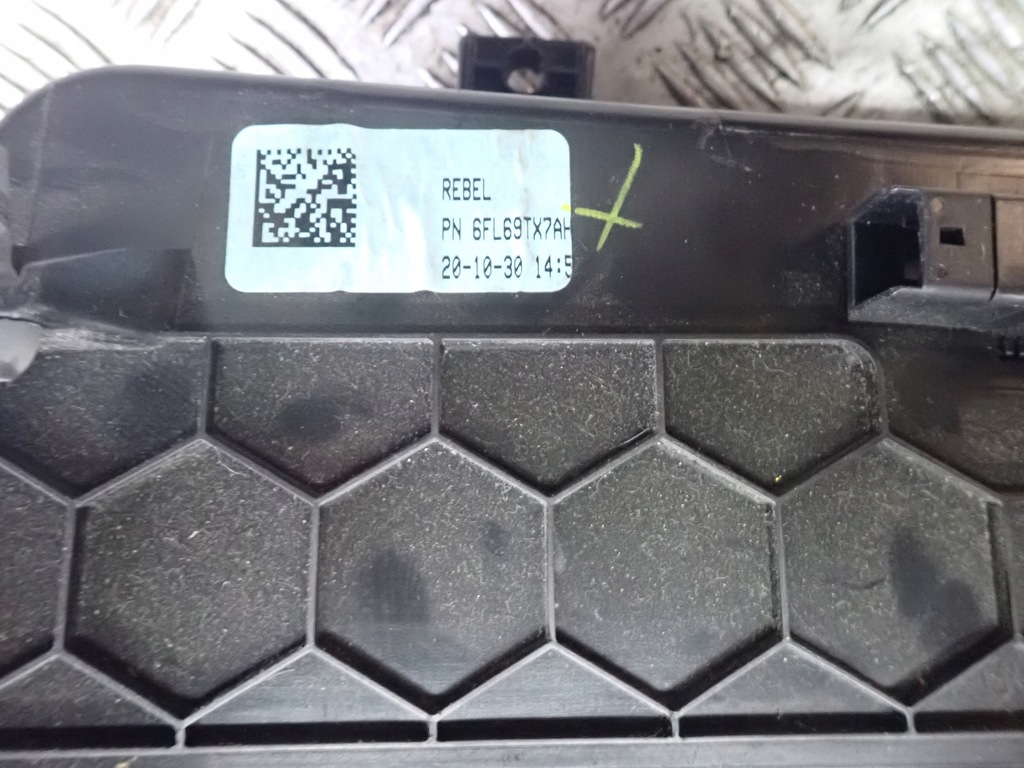 фото №12, Бардачок пассажира панели big horn rebel dodge ram v 2019-