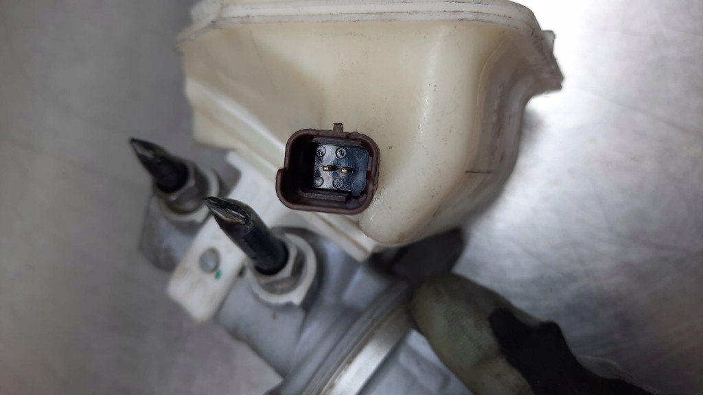 Купить Насос тормозная citroen c4 2 1.6hdi 12r hb y24879