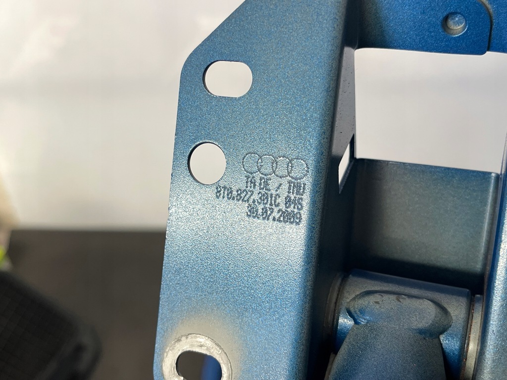 фото №11, Audi a5 8t s5 петлі кришки задня + пружини комплект 8t0827302c 8t0827301c