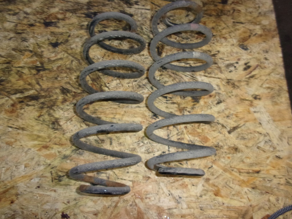 фото №1, Toyota prius iii пружини підвіска задня комплект