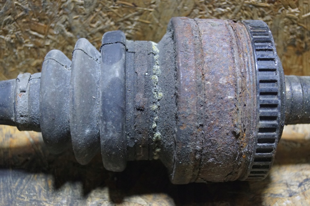 Приводной вал задний porsche boxster 986 98633202450 Цена