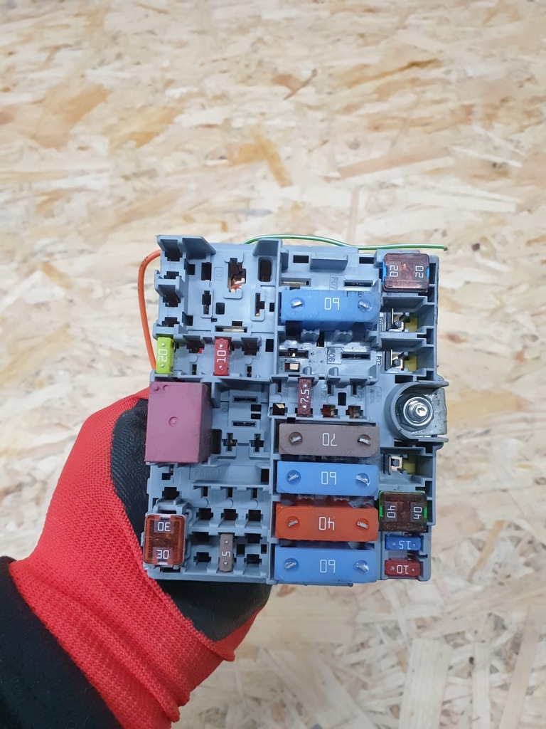 фото №3, Alfa romeo stelvio коробка предохранителей 51987784