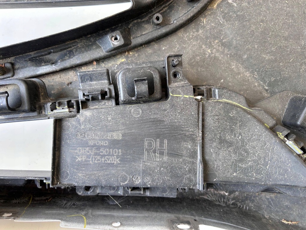 фото №9, Mazda 2 dj бампер перед db5j-50101 оригинал