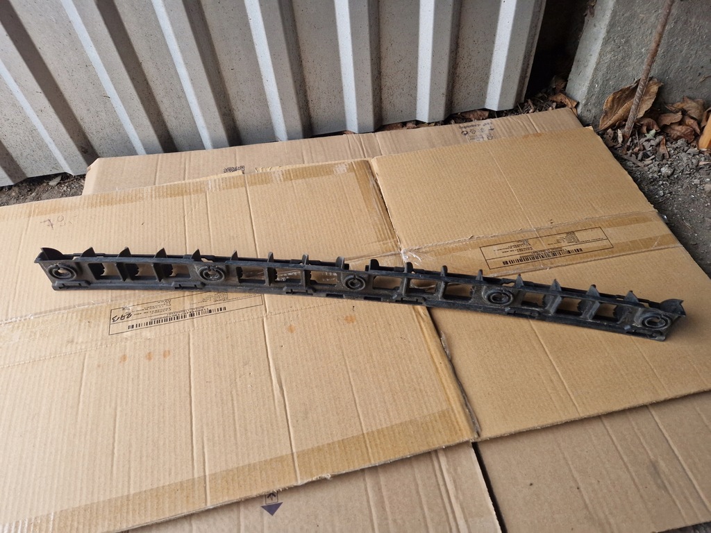 фото №3, Skoda rapid направляющая бампера задняя 5jh807863