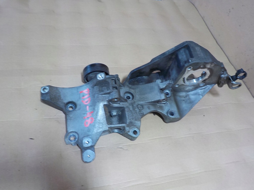 фото №1, Rapid 1.6 tdi кронштейн генератора 03l903143q