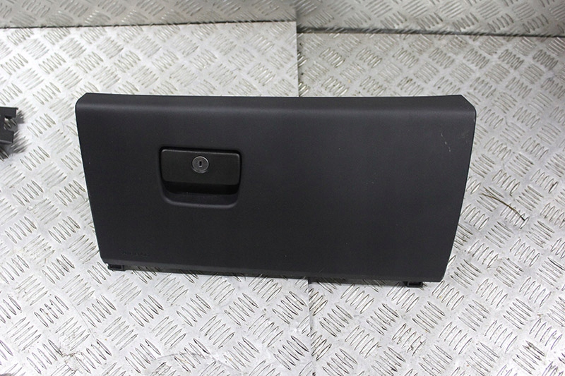 Купить Chevrolet camaro 2016 бардачок