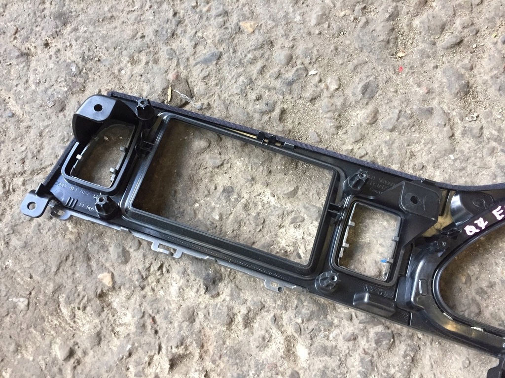 фото №11, Audi q7 4l рамка корпус спидометра 4l18577115l