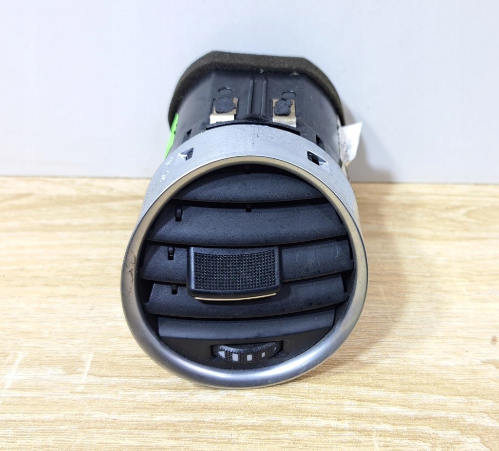 фото №1, Seat exeo a4 b8 решітка обдув 8h0820901d