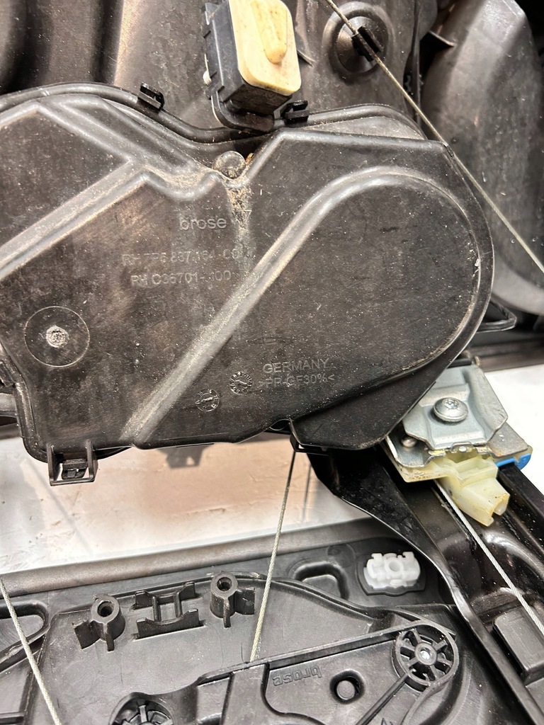 фото №7, Porsche cayenne 7p5 lift 2015 доводчики soft close набор комплект