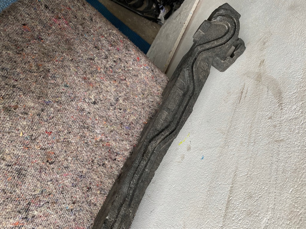 фото №9, Пена абсорбер mercedes b-klasa w247