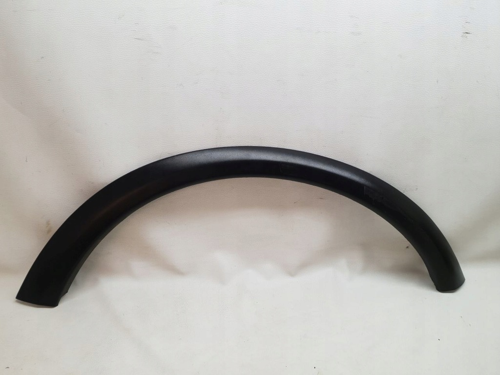 фото №1, Volvo c30 молдинг na крыло левый задняя 31283136