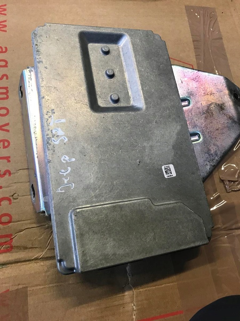 фото №1, Jeep grand cherokee wk2 srt усилитель