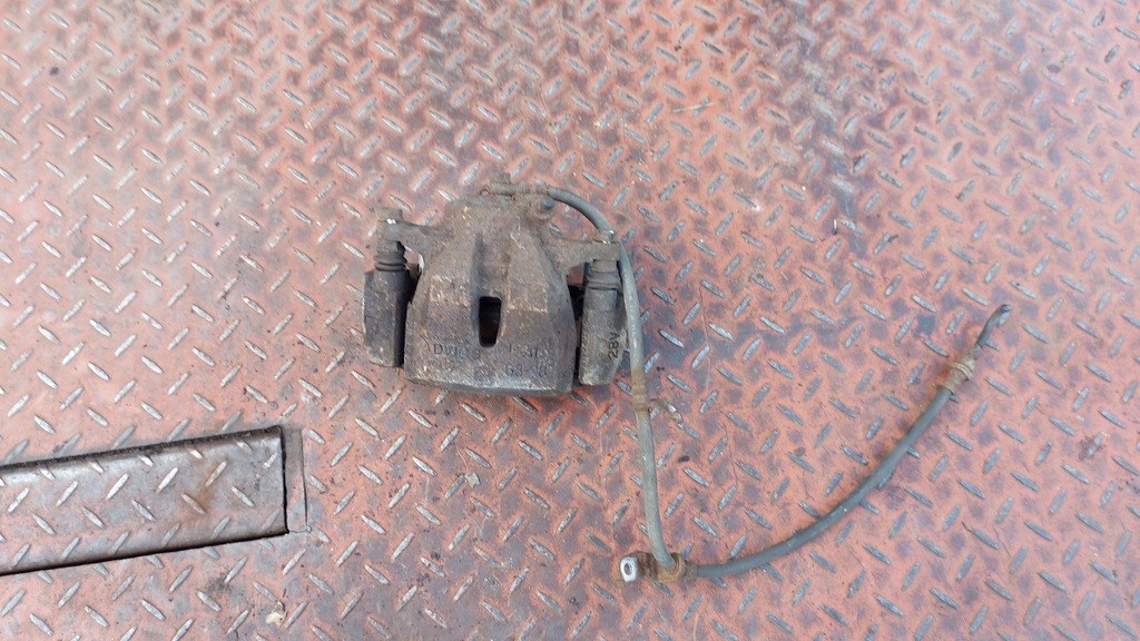 фото №1, Суппорт тормозной левый перед toyota rav4 iii 2,2 177km