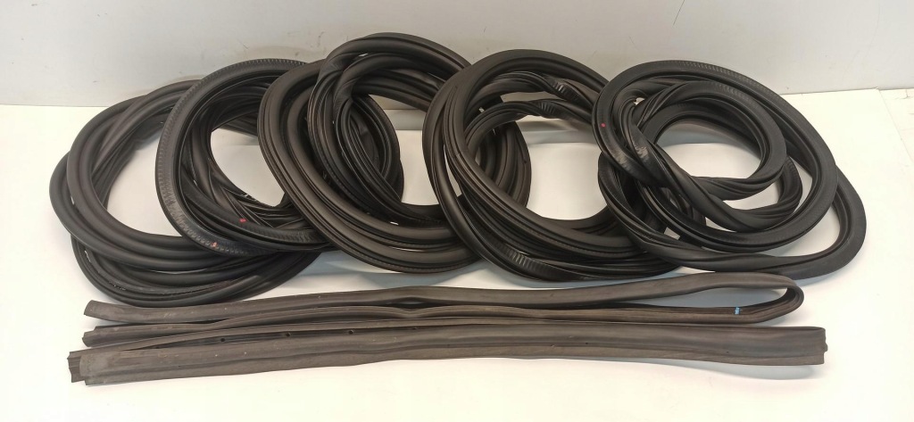 Купить Audi q3 83a прокладка дверь перед задний порог багажника