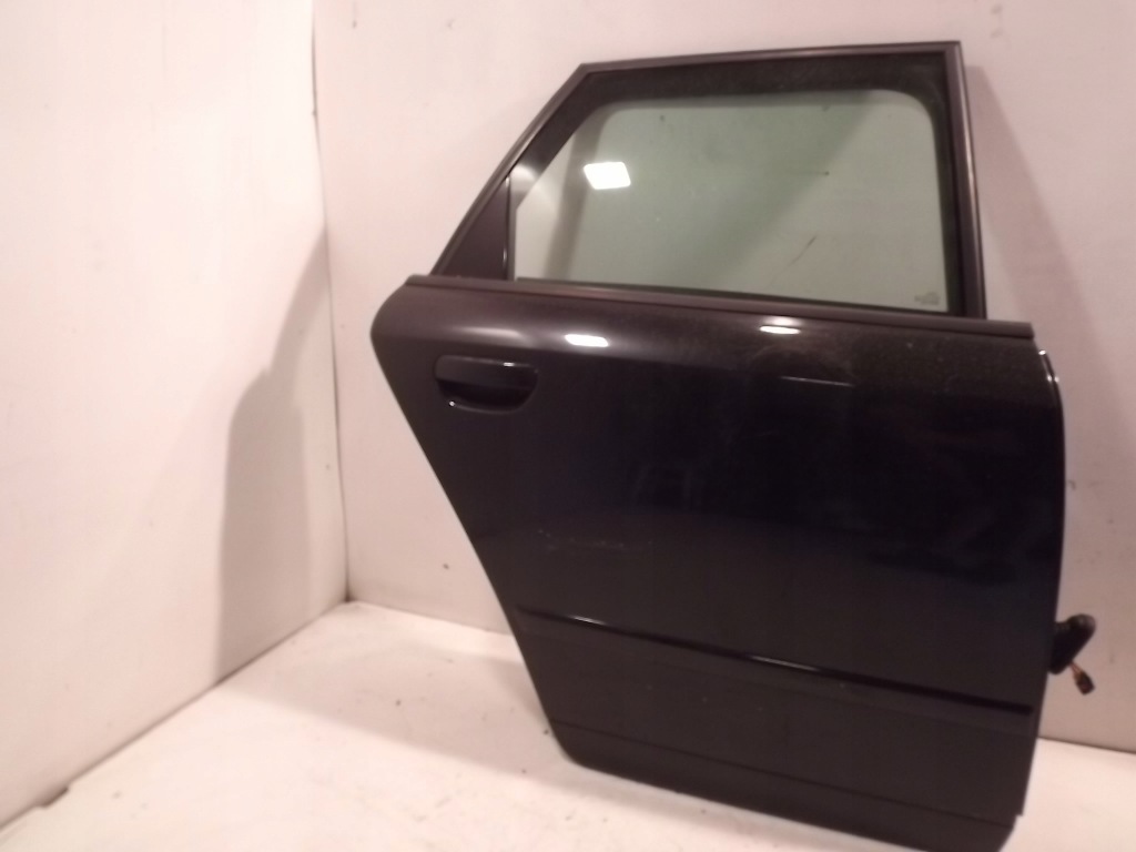 фото №3, Audi a4 b6 дверь левый задняя kombi !!!