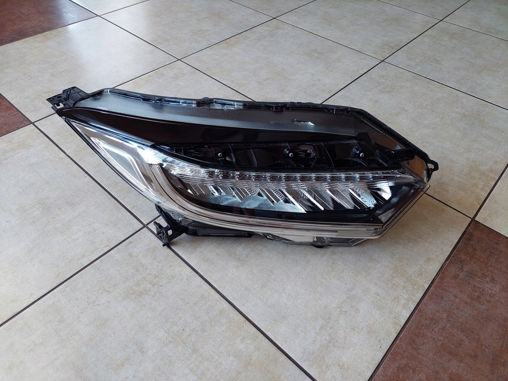 фото №1, Лампа правая - full led - honda hr-v ii - lift 2018